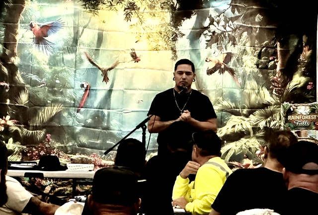 Beto sharing a good Word!